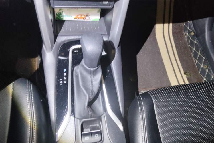 Used Toyota FRONTLANDER 2023 2.0L CVT Elite Edition Gear Lever