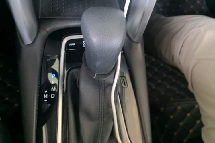 Used Toyota FRONTLANDER 2023 2.0L CVT Leading Edition Gear Lever