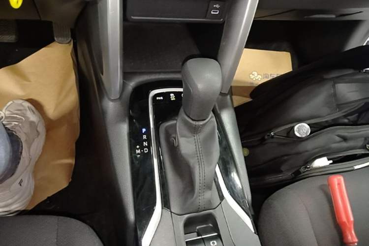 Used Toyota FRONTLANDER 2023 2.0L CVT Elite Edition Gear Lever
