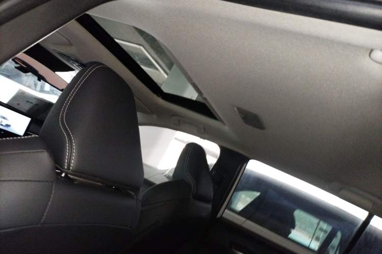 Used Toyota FRONTLANDER 2023 2.0L CVT Luxury Edition Headliner