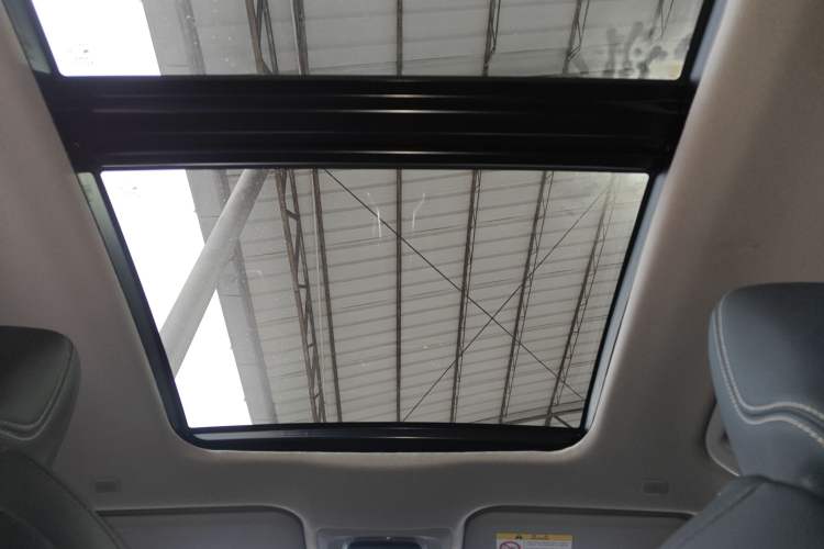 Used Toyota FRONTLANDER 2023 2.0L Smart Electric Hybrid Dual-Engine Deluxe Version Headliner