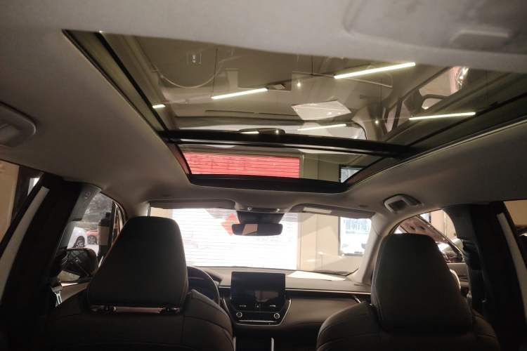 Used Toyota FRONTLANDER 2023 2.0L Smart Electric Hybrid Dual-Engine Deluxe Version Headliner