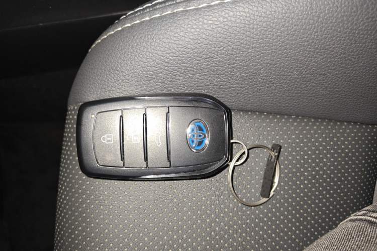 Used Toyota FRONTLANDER 2023 2.0L Smart Electric Hybrid Dual-Engine Deluxe Version Interior 1