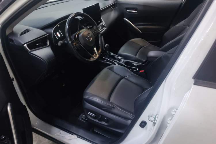Used Toyota FRONTLANDER 2023 2.0L Smart Electric Hybrid Dual-Engine Deluxe Version Interior 1