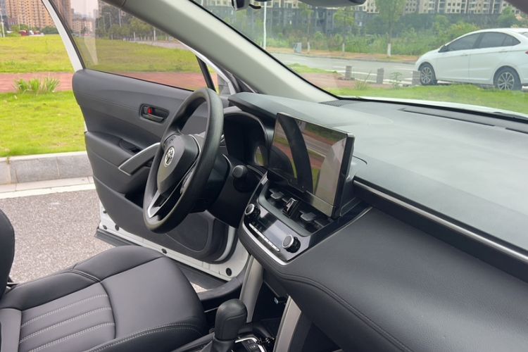 Used Toyota FRONTLANDER 2023 2.0L CVT Leading Edition Interior 14
