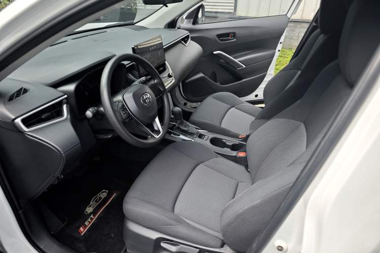 Used Toyota FRONTLANDER 2023 2.0L CVT Elite Edition Interior 2