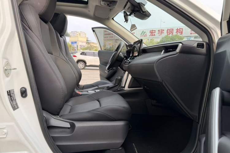 Used Toyota FRONTLANDER 2023 2.0L CVT Leading Edition Interior 3