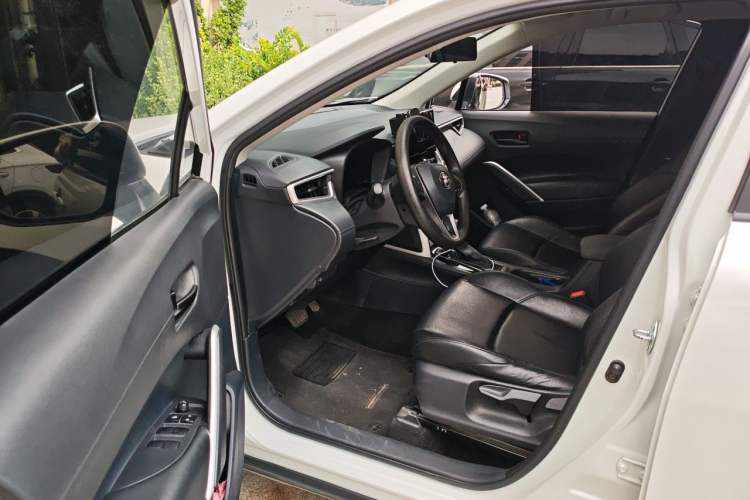Used Toyota FRONTLANDER 2023 2.0L CVT Elite Edition Interior 3