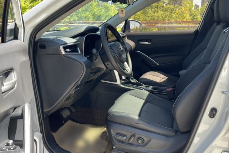 Used Toyota FRONTLANDER 2023 2.0L CVT Luxury Edition Interior 3