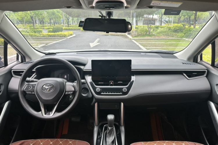 Used Toyota FRONTLANDER 2023 2.0L CVT Elite Edition Interior 3