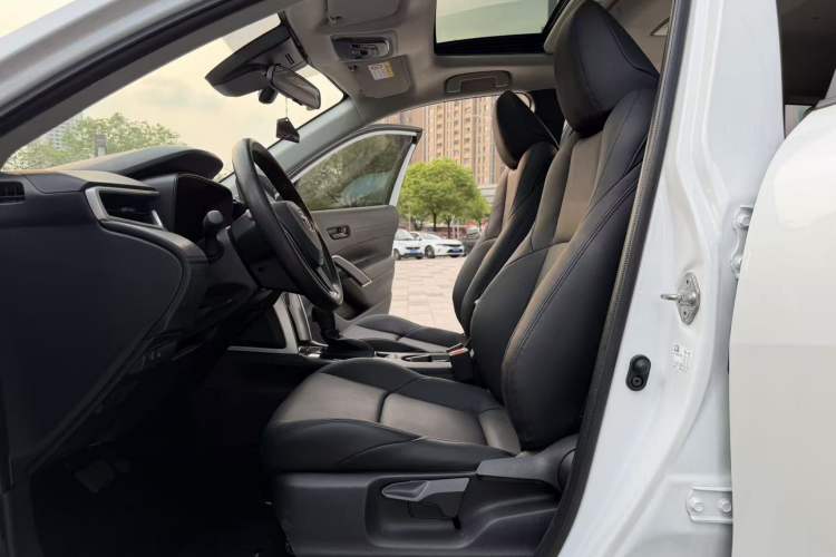 Used Toyota FRONTLANDER 2023 2.0L CVT Leading Edition Interior 4