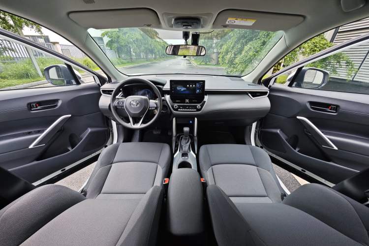 Used Toyota FRONTLANDER 2023 2.0L CVT Elite Edition Interior 4