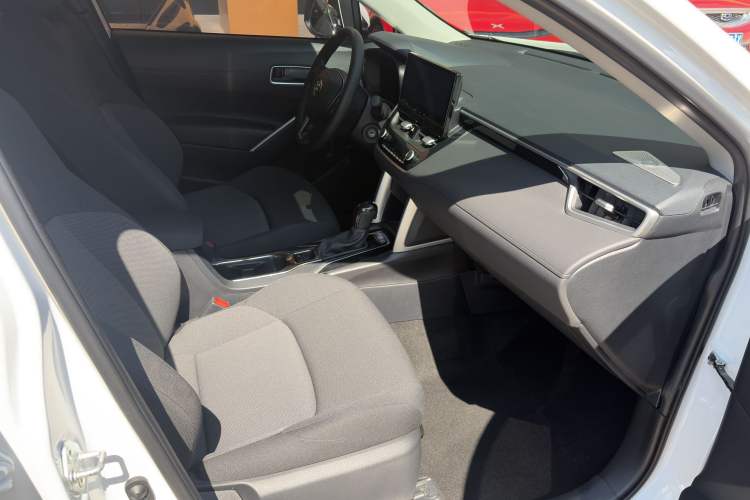 Used Toyota FRONTLANDER 2023 2.0L CVT Elite Edition Interior 4
