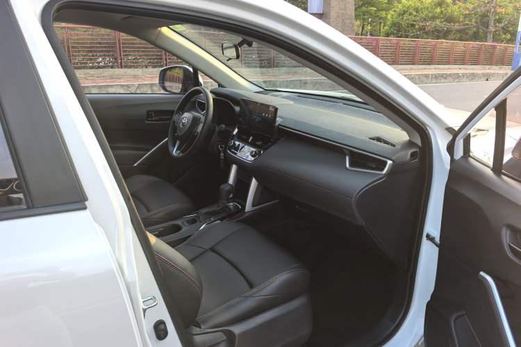 Used Toyota FRONTLANDER 2023 2.0L CVT Elite Edition Interior 7