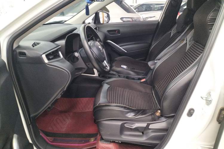 Used Toyota FRONTLANDER 2023 2.0L CVT Elite Edition Left Front Seat