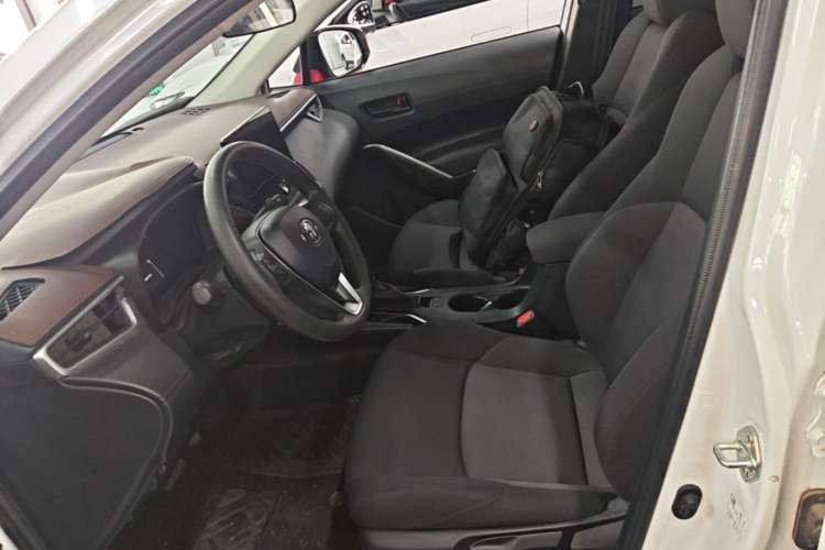 Used Toyota FRONTLANDER 2023 2.0L CVT Elite Edition Left Front Seat