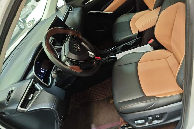 Used Toyota FRONTLANDER 2023 2.0L CVT Sport Edition Left Front Seat