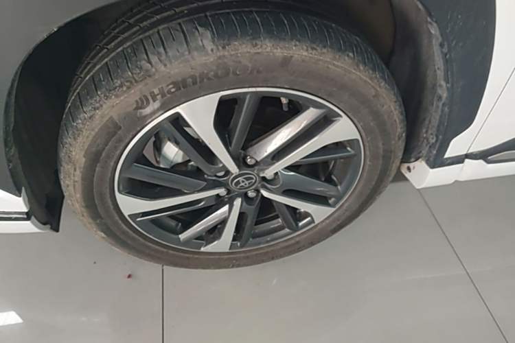 Used Toyota FRONTLANDER 2023 2.0L CVT Sport Edition Left Front Wheel Hub