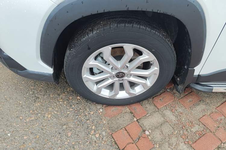 Used Toyota FRONTLANDER 2023 2.0L Smart Electric Hybrid Dual-Engine Leading Edition Left Front Wheel Hub