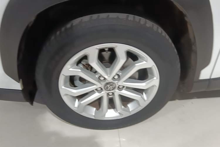 Used Toyota FRONTLANDER 2023 2.0L CVT Leading Edition Left Front Wheel Hub