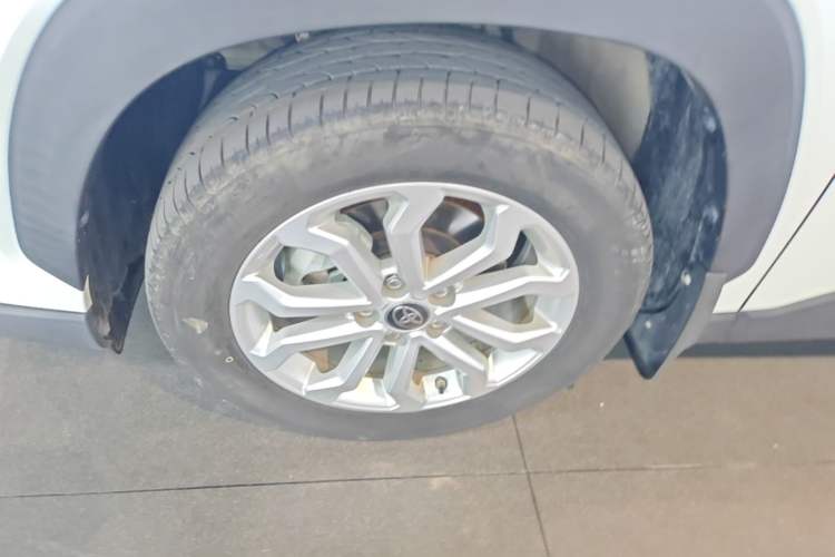 Used Toyota FRONTLANDER 2023 2.0L CVT Elite Edition Left Front Wheel Hub