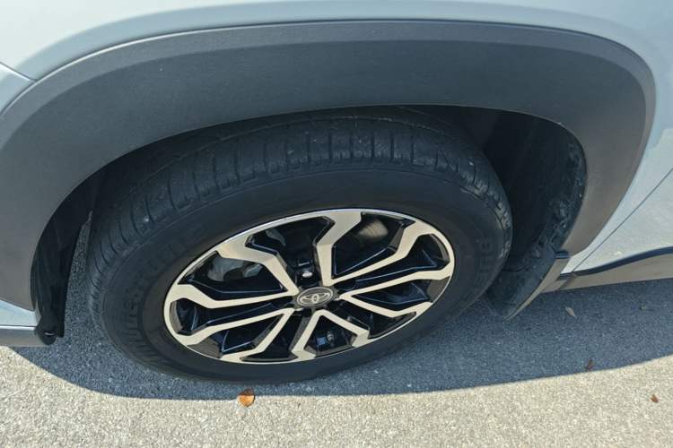 Used Toyota FRONTLANDER 2023 2.0L CVT Luxury Edition Left Front Wheel Hub