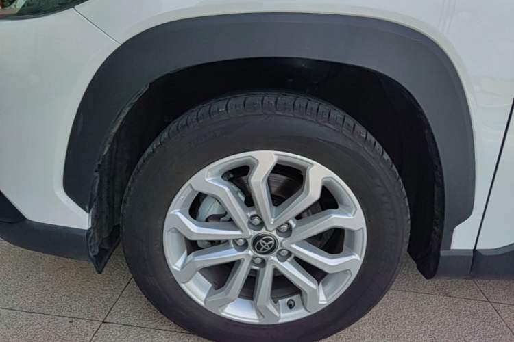 Used Toyota FRONTLANDER 2023 2.0L CVT Elite Edition Left Front Wheel Hub