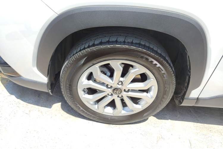 Used Toyota FRONTLANDER 2023 2.0L CVT Elite Edition Left Front Wheel Hub