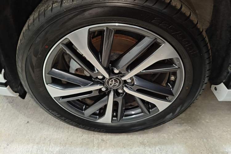 Used Toyota FRONTLANDER 2023 2.0L CVT Sport Edition Left Front Wheel Hub