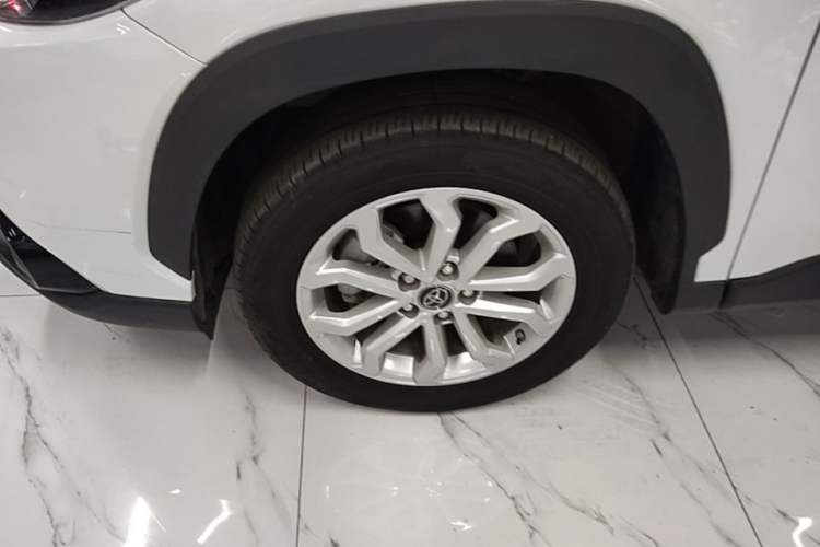 Used Toyota FRONTLANDER 2023 2.0L CVT Elite Edition Left Front Wheel Hub