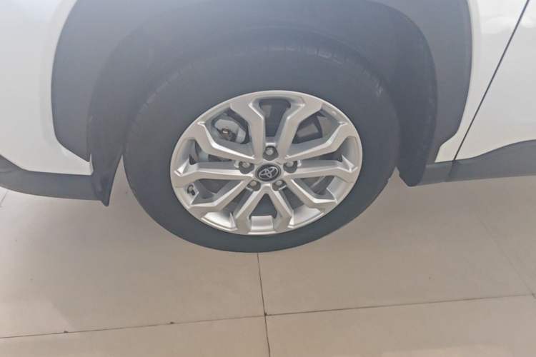 Used Toyota FRONTLANDER 2023 2.0L CVT Elite Edition Left Front Wheel Hub