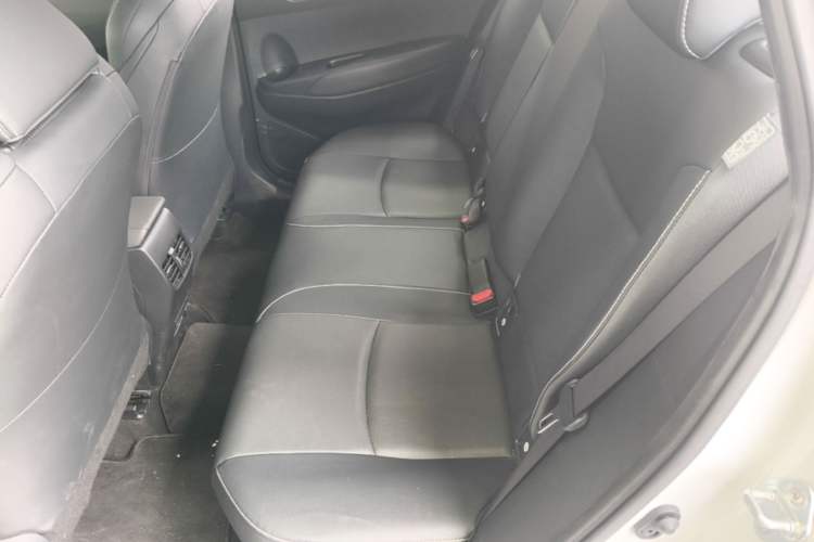 Used Toyota FRONTLANDER 2023 2.0L Smart Electric Hybrid Dual-Engine Deluxe Version Left Rear Seat