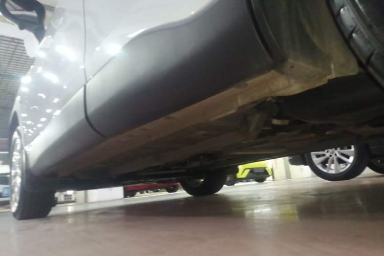 Used Toyota FRONTLANDER 2023 2.0L CVT Elite Edition Left Side Sill