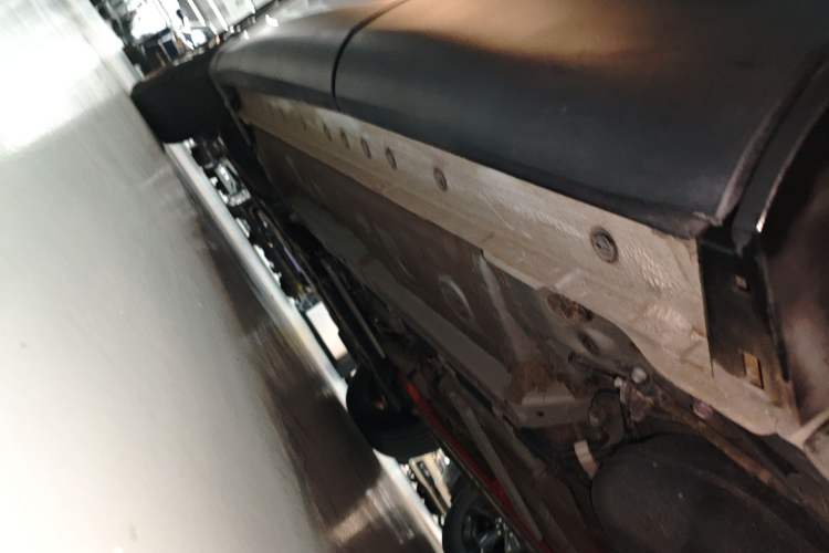 Used Toyota FRONTLANDER 2023 2.0L Smart Electric Hybrid Dual-Engine Deluxe Version Left Side Sill