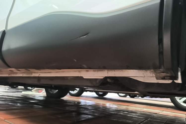 Used Toyota FRONTLANDER 2023 2.0L CVT Elite Edition Left Side Sill