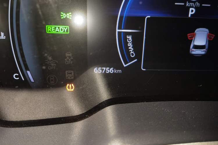 Used Toyota FRONTLANDER 2023 2.0L Smart Electric Hybrid Dual-Engine Luxury Edition Odometer Close Up