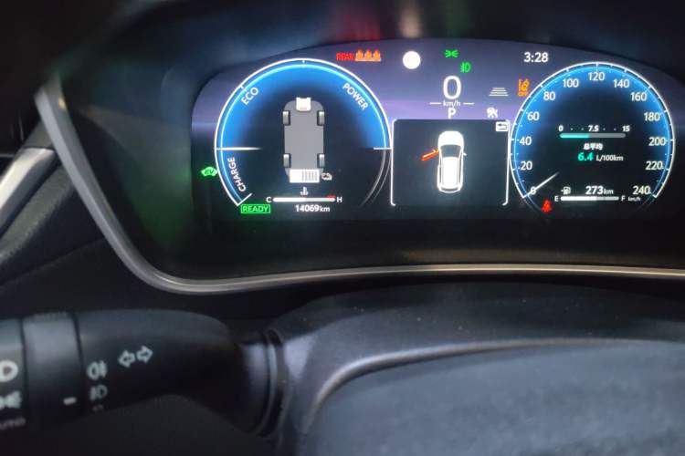 Used Toyota FRONTLANDER 2023 2.0L Smart Electric Hybrid Dual-Engine Deluxe Version Odometer Close Up