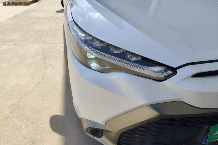 Used Toyota FRONTLANDER 2023 2.0L Smart Electric Hybrid Dual-Engine Luxury Edition Right Front Headlight
