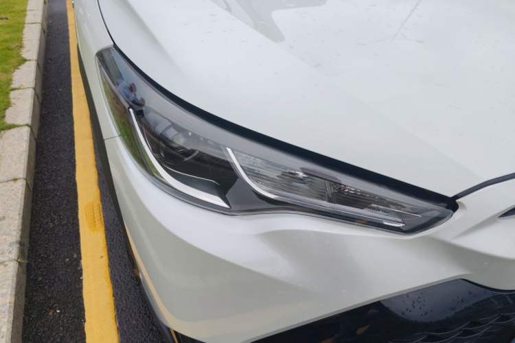 Used Toyota FRONTLANDER 2023 2.0L Smart Electric Hybrid Dual-Engine Leading Edition Right Front Headlight