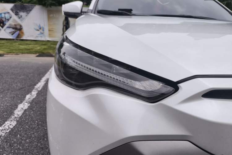 Used Toyota FRONTLANDER 2023 2.0L Smart Electric Hybrid Dual-Engine Luxury Edition Right Front Headlight