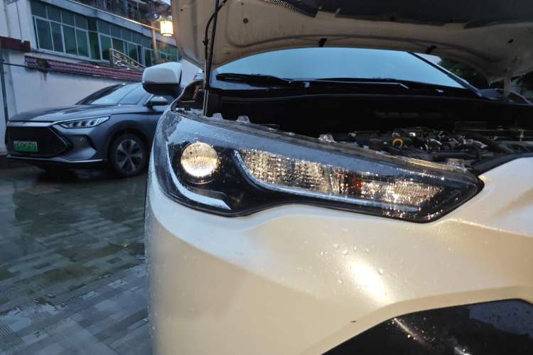 Used Toyota FRONTLANDER 2023 2.0L CVT Elite Edition Right Front Headlight