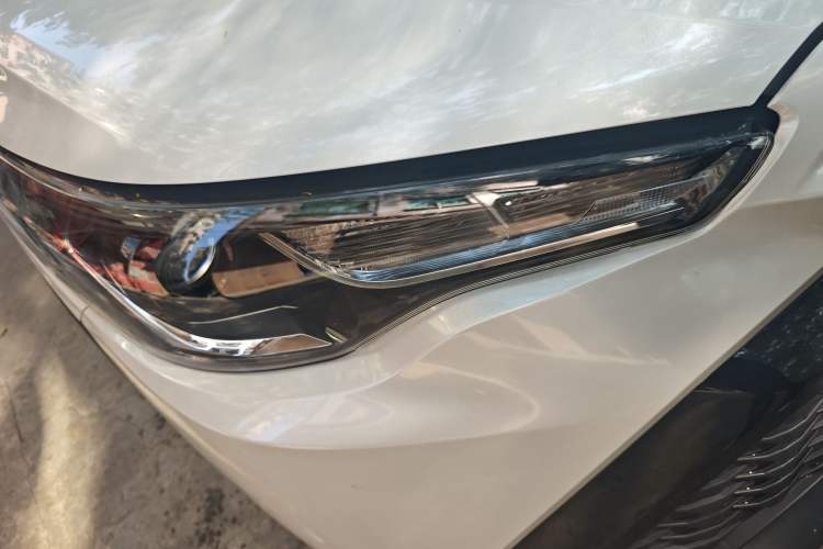 Used Toyota FRONTLANDER 2023 2.0L CVT Elite Edition Right Front Headlight
