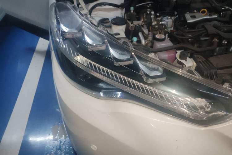 Used Toyota FRONTLANDER 2023 2.0L Smart Electric Hybrid Dual-Engine Luxury Edition Right Front Headlight