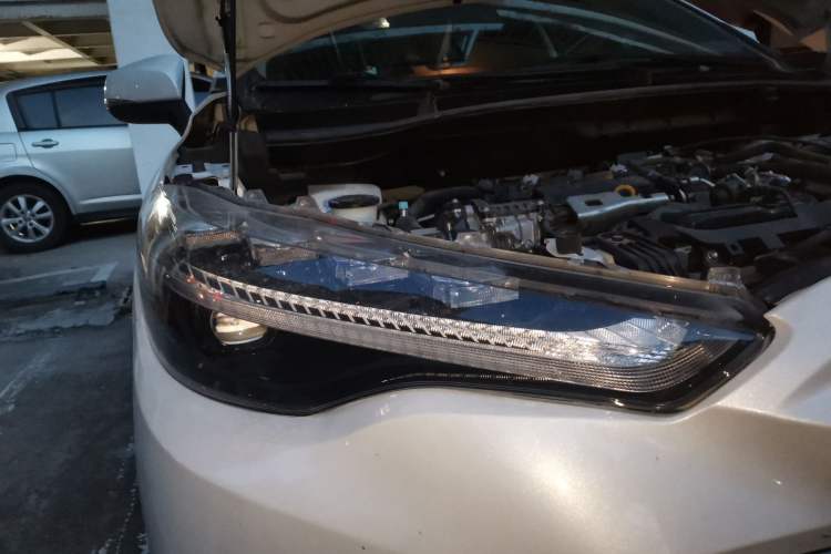 Used Toyota FRONTLANDER 2023 2.0L Smart Electric Hybrid Dual-Engine Luxury Edition Right Front Headlight