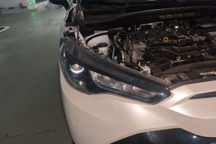 Used Toyota FRONTLANDER 2023 2.0L CVT Leading Edition Right Front Headlight