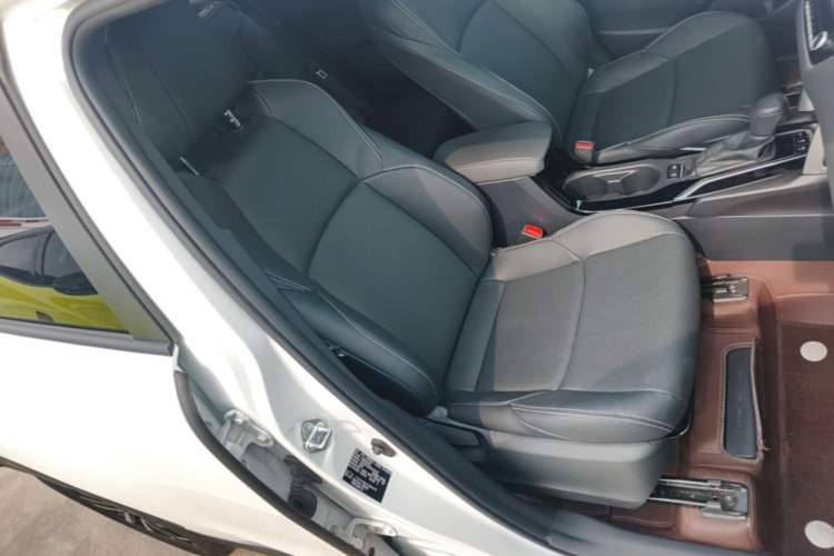 Used Toyota FRONTLANDER 2023 2.0L CVT Luxury Edition Right Front Seat