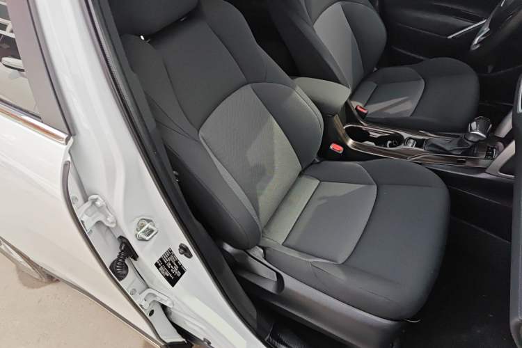 Used Toyota FRONTLANDER 2023 2.0L CVT Leading Edition Right Front Seat