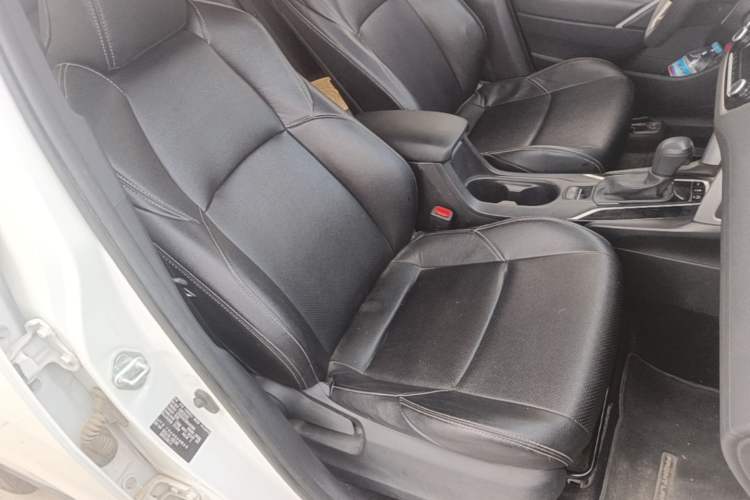 Used Toyota FRONTLANDER 2023 2.0L CVT Elite Edition Right Front Seat