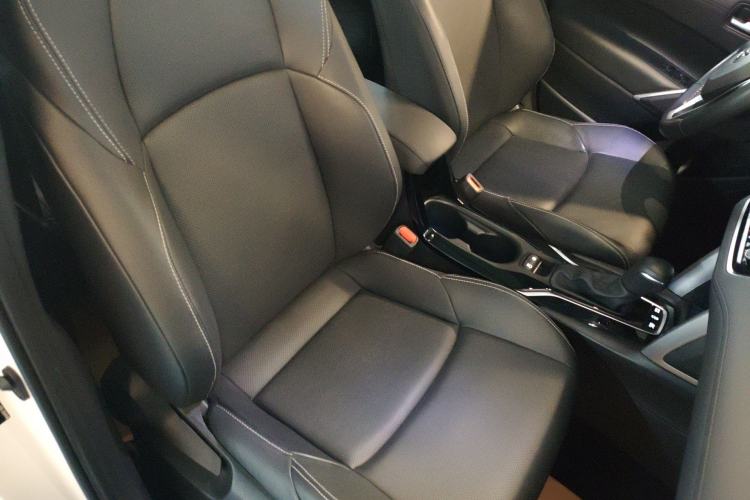 Used Toyota FRONTLANDER 2023 2.0L Smart Electric Hybrid Dual-Engine Deluxe Version Right Front Seat