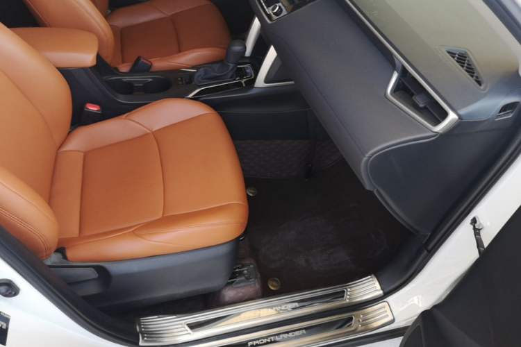 Used Toyota FRONTLANDER 2023 2.0L CVT Leading Edition Right Front Seat